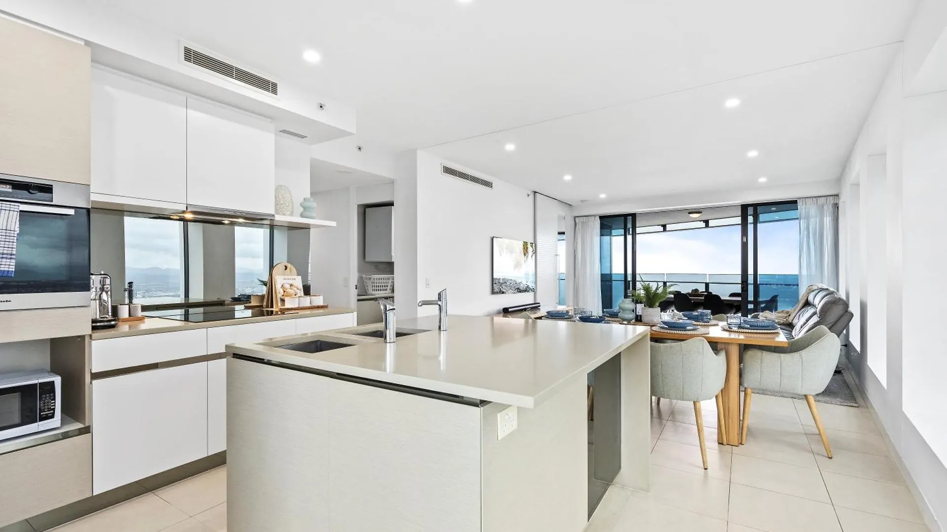 Apartment Soul - 3 Bedroom Sky View Unit - Q Stay Gold Coast
